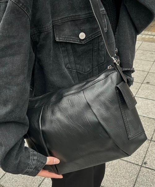 Chikashitsu+（チカシツプラス） ショルダーバッグ メンズ レディース