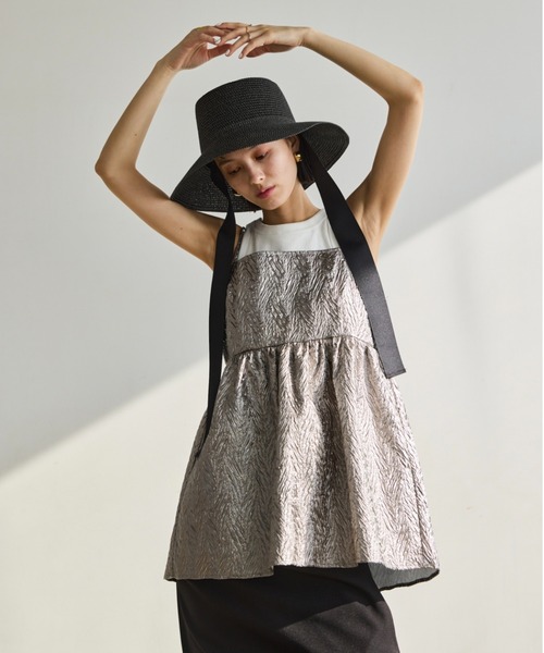 AIC. キャミソール 2WAYメタリックふくれジャガードキャミソール