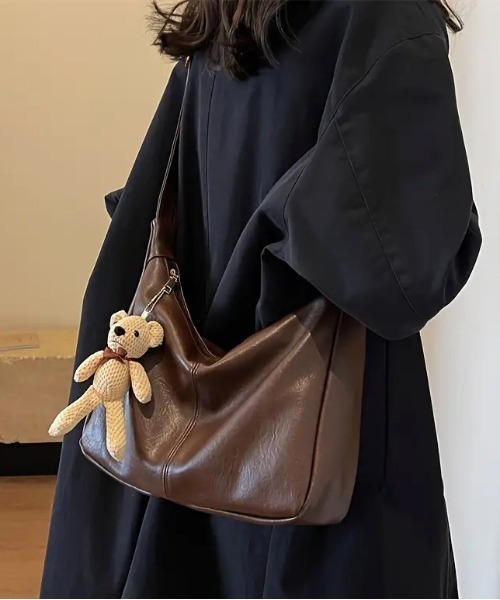 FREE STYLISTS ショルダーバッグ バッグ Y2K くまチャーム 付