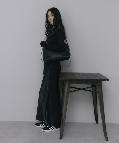 soins ショルダーバッグ バッグ 「牛革」ミニマルショルダーバッグ