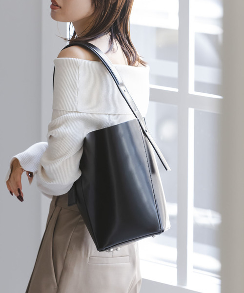 ＆MyuQ（アンドミューク） ショルダーバッグ バッグ LIBER レディース