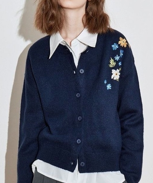 LADY LIKE（レディライク） カーディガン フラワー刺繍丸首