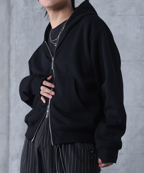 Confirm（コンファーム） パーカー AW サムホール フルジップフーディ