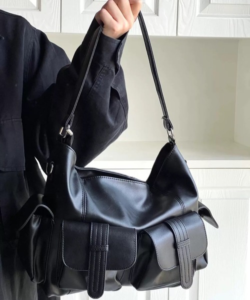 CELENA BEATS ショルダーバッグ バッグ 大容量マルチポケット レザー