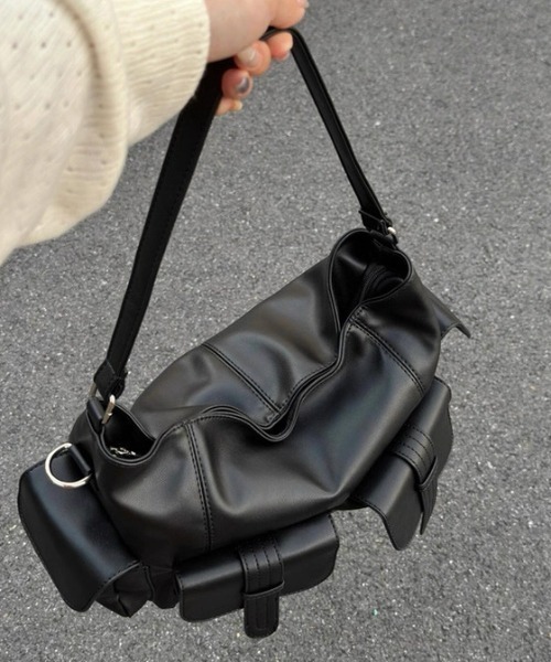 CELENA BEATS ショルダーバッグ バッグ 大容量マルチポケット レザー