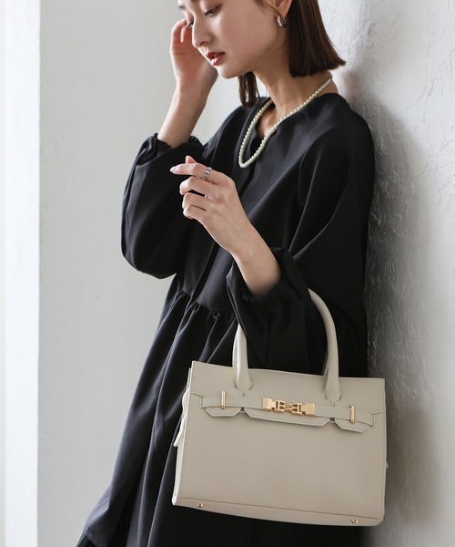 VitaFelice（ヴィータフェリーチェ） ハンドバッグ 本革ベルトデザイン