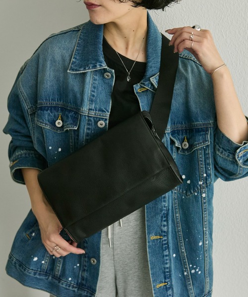 ear PAPILLONNER（イア パピヨネ） ショルダーバッグ バッグ 「本革