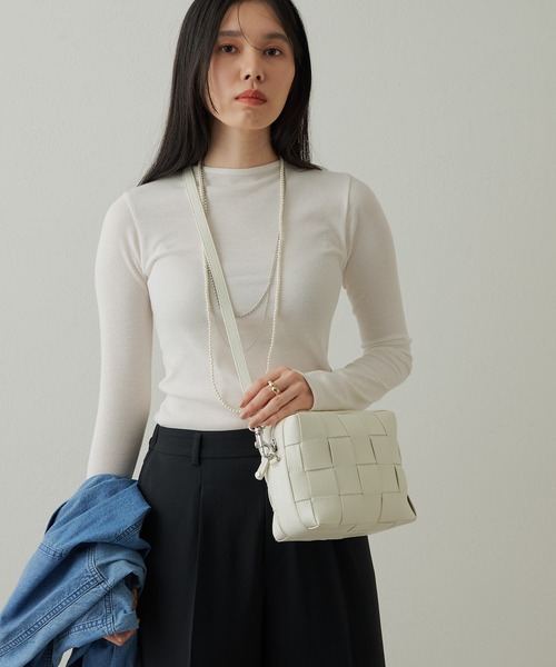 IACUCCI（イアクッチ） ショルダーバッグ バッグ ベルタ S CERVO