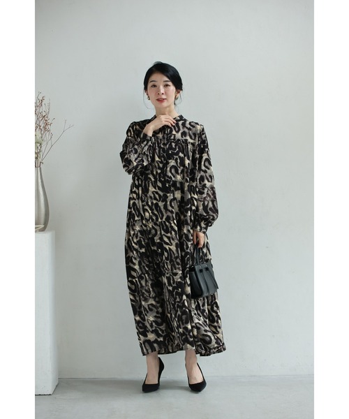 cawaii ワンピース ゆったりと広がるアニマル柄ミディアムワンピース