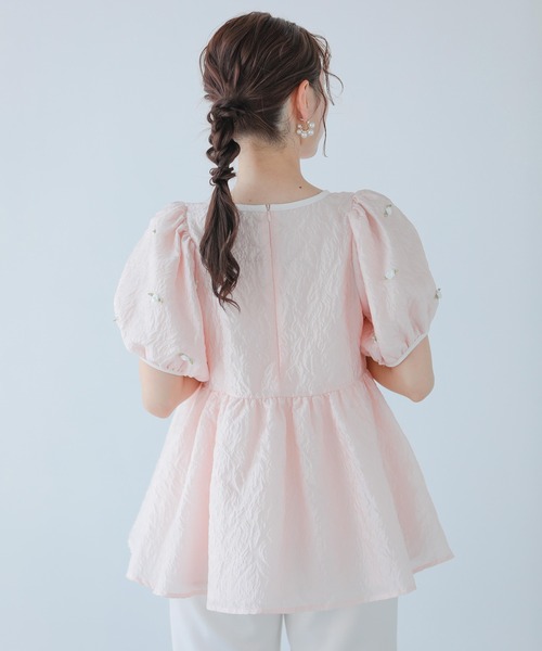 Fit more（フィットモア） ローズモチーフジャガードペプラムトップス