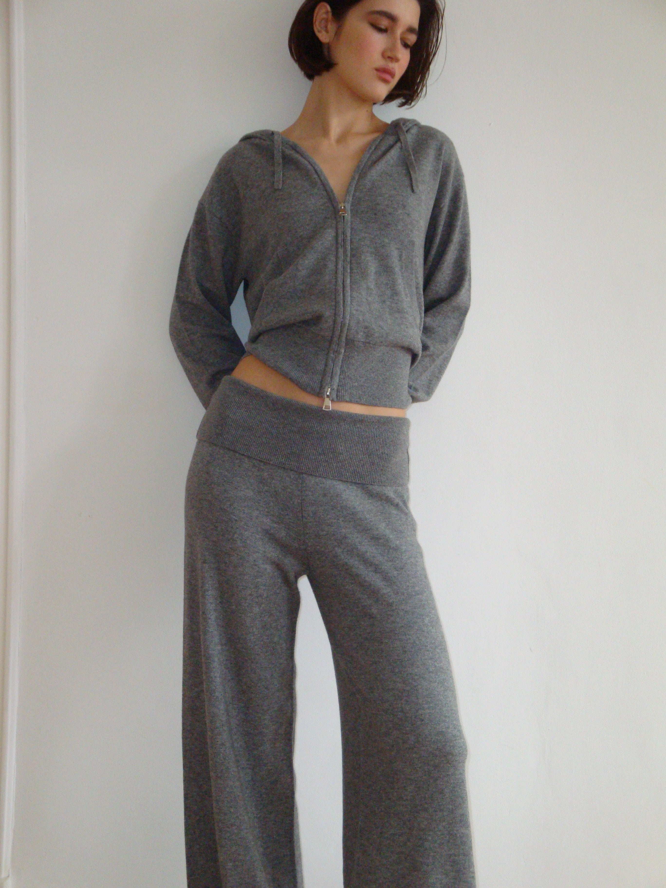 Cashmere Lounge Knit Pants in Soft Grey – ZODIAQUE STUDIOS