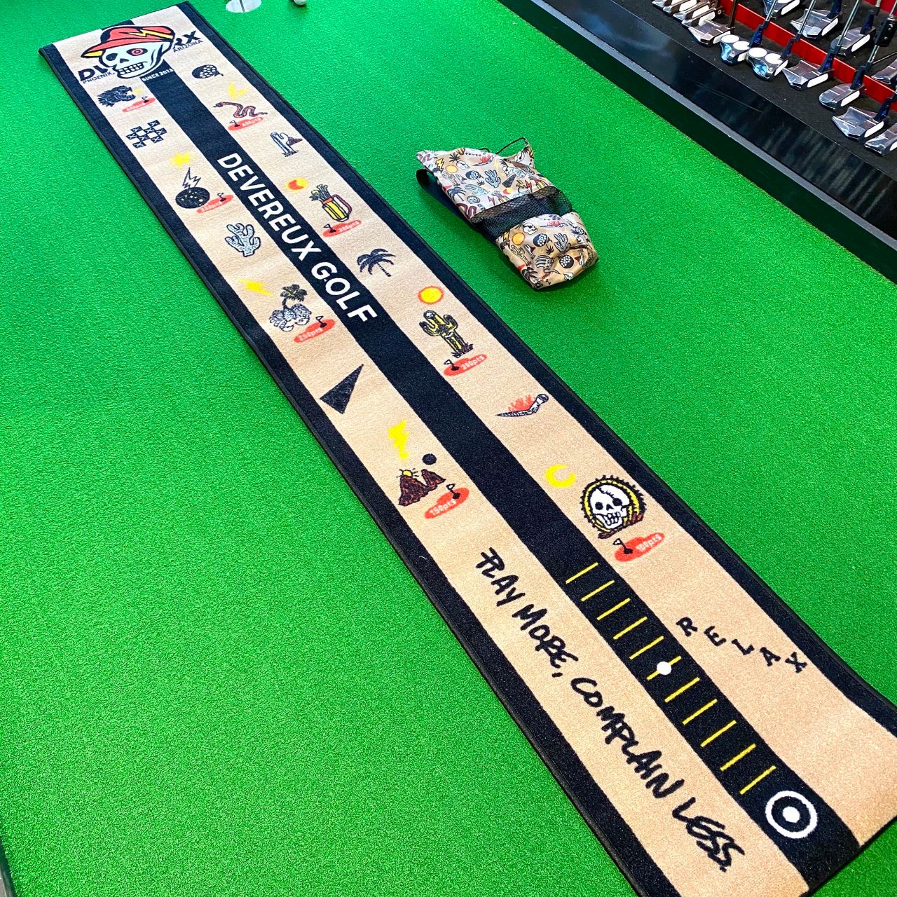 DEVEREUX GOLF】キャディバッグのノベルティにオリジナルパターマット