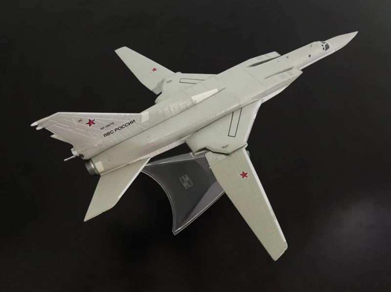 Herpa合金爆撃機モデルおもちゃ、大人のファン収集可能なギフト