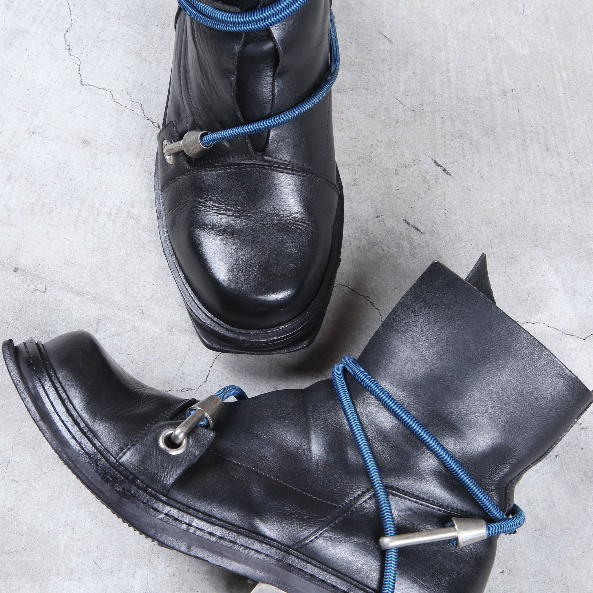 Dirk Bikkembergs Black Bungee Boots 1996 Steel Cut – akaibu.co