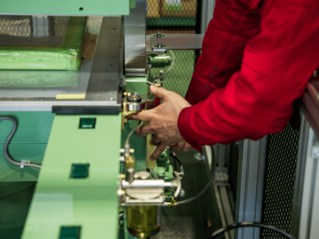 曙機械工業の強み | 曙機械工業株式会社 | 抜型裁断機の総合メーカー