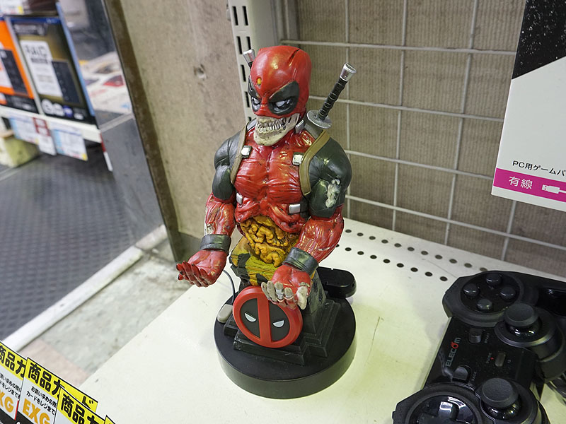 デッドプールやソニックデザインのゲームパッド/スマホ向けスタンド