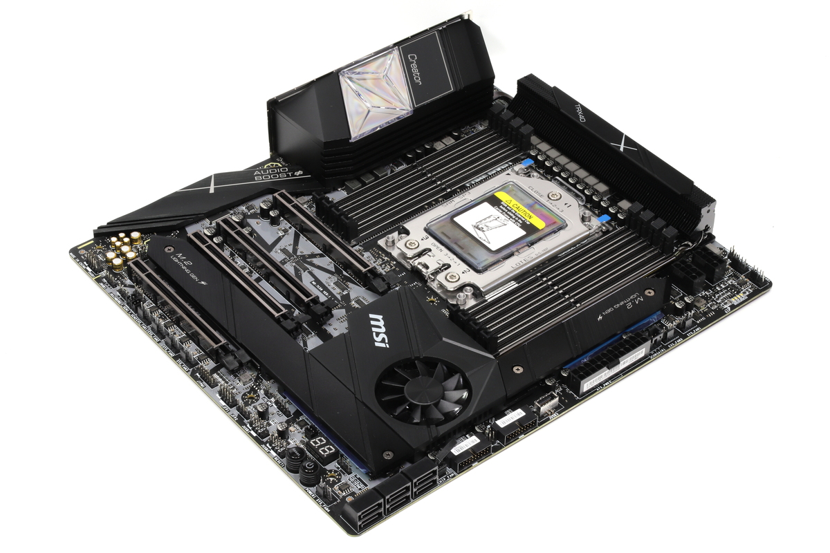 32コアのRyzen Threadripperも余裕な電源回路、クリエイター向けマザー