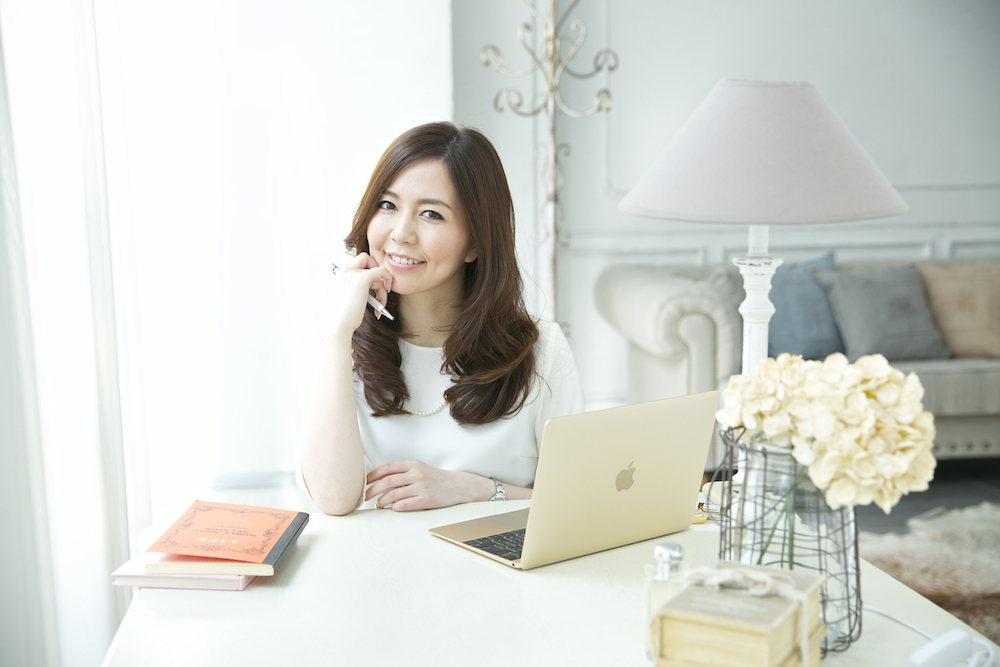 宮本佳実さんの「可愛いままで年収1,000」 | 相羽みうオフィシャルサイト