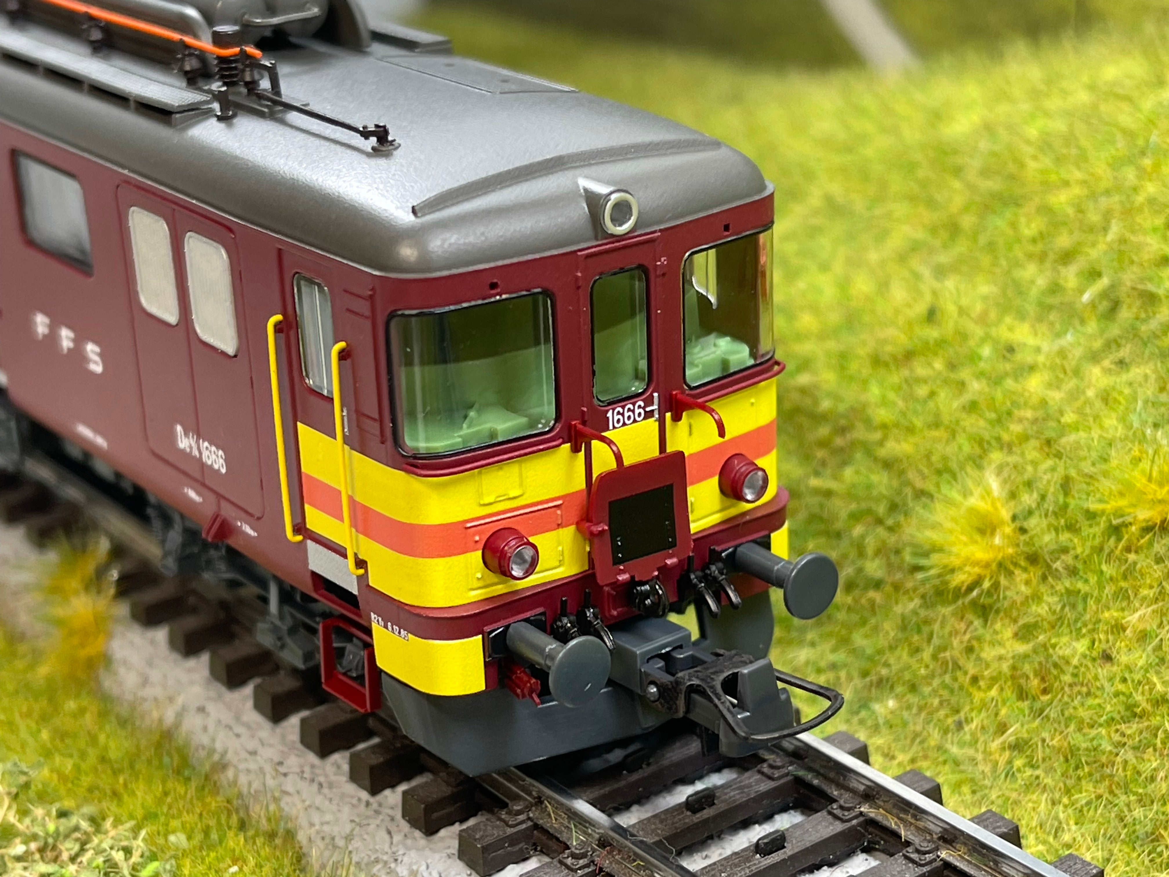 Roco 51339 - z21 digital set: Electric luggage railcar De 4/4 with