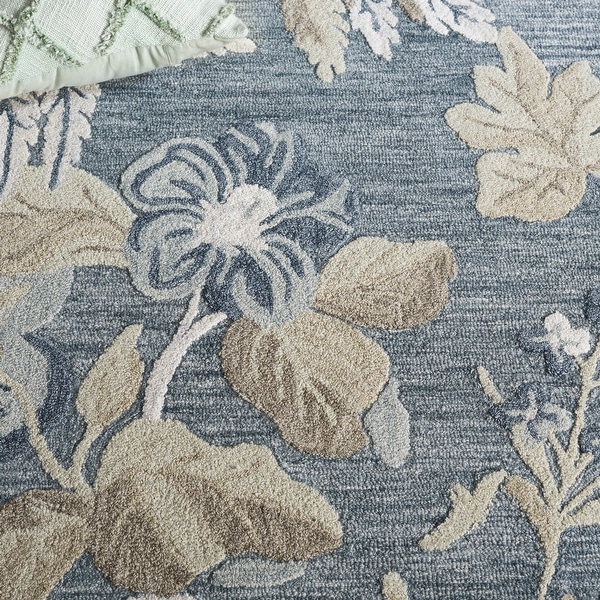 SAFAVIEH Handmade Jardin Novka Floral Wool Rug - On Sale - Bed