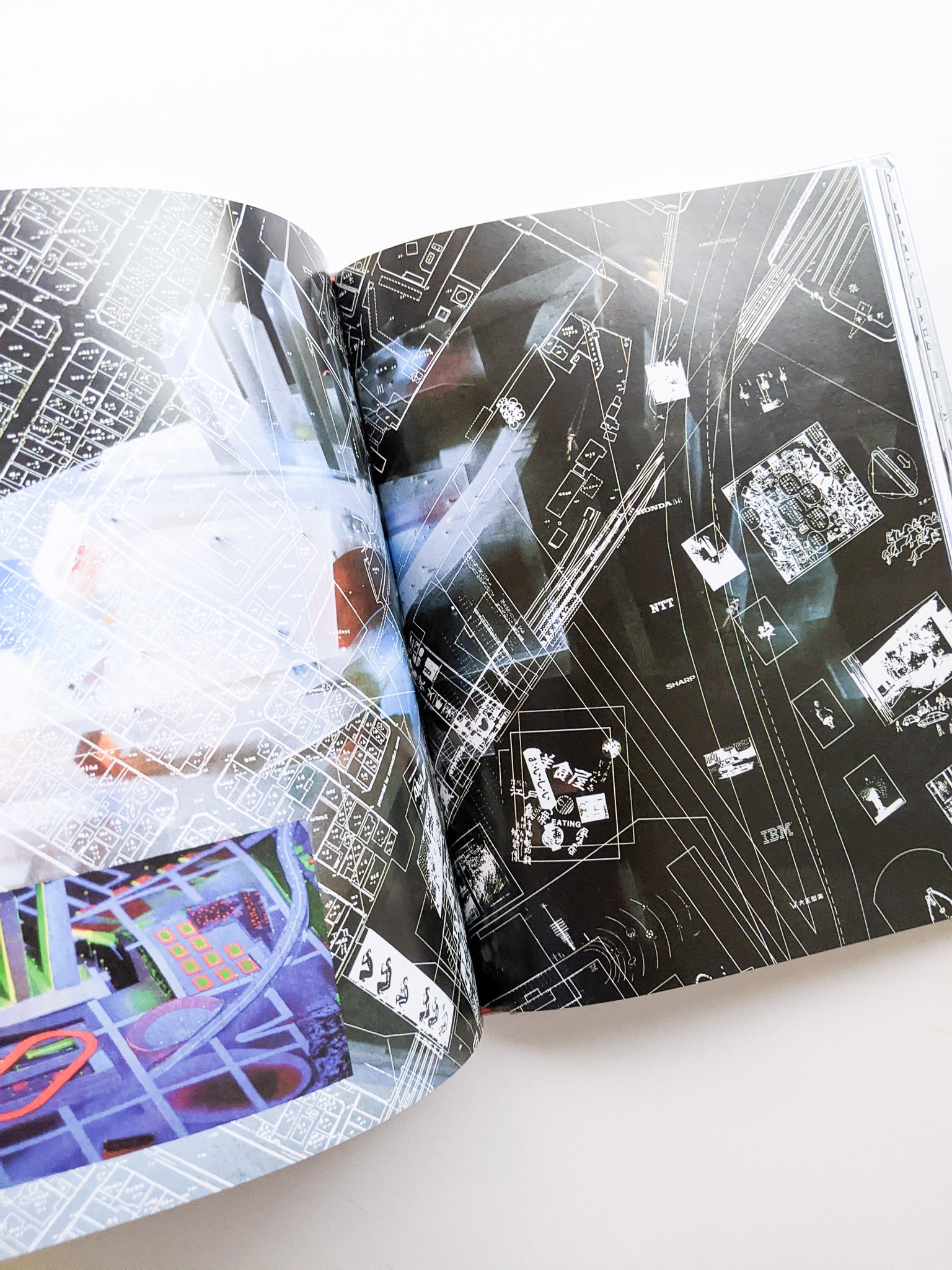 S, M, L, XL / Rem Koolhaas - 本 屋 青 旗 Ao-Hata Bookstore