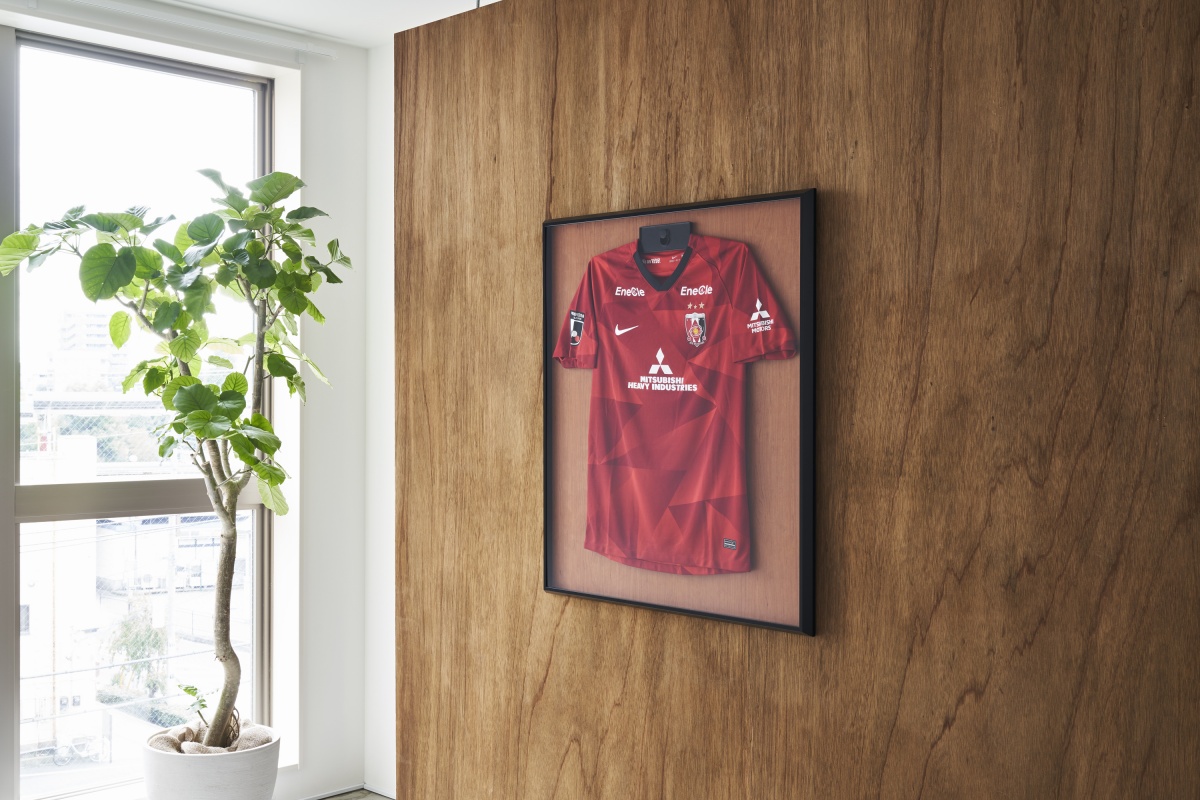 ユニフォームケース 「グルアール」 | 額縁メーカー 株式会社アルナ