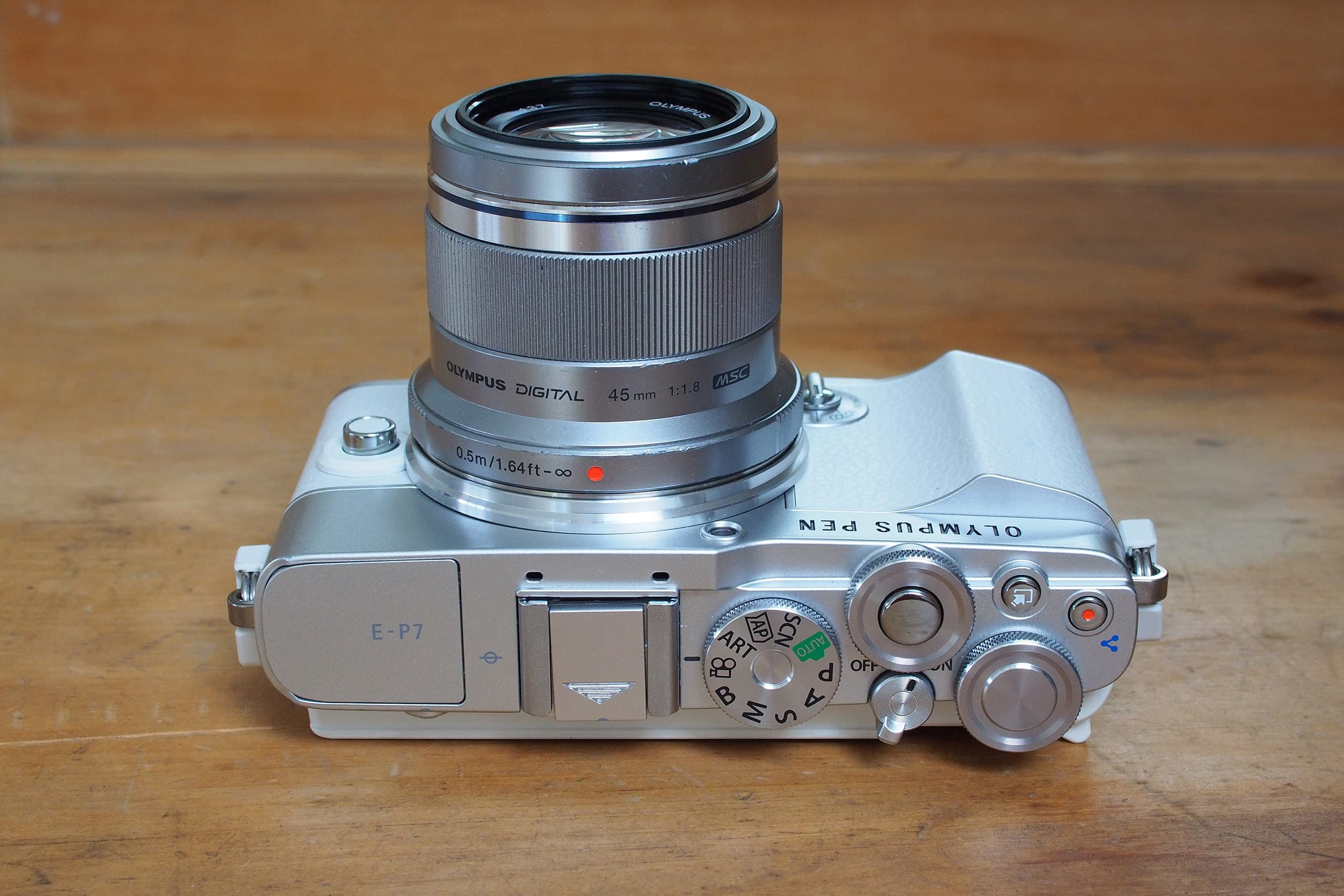 Olympus PEN E-P7 review - good looks with images to match