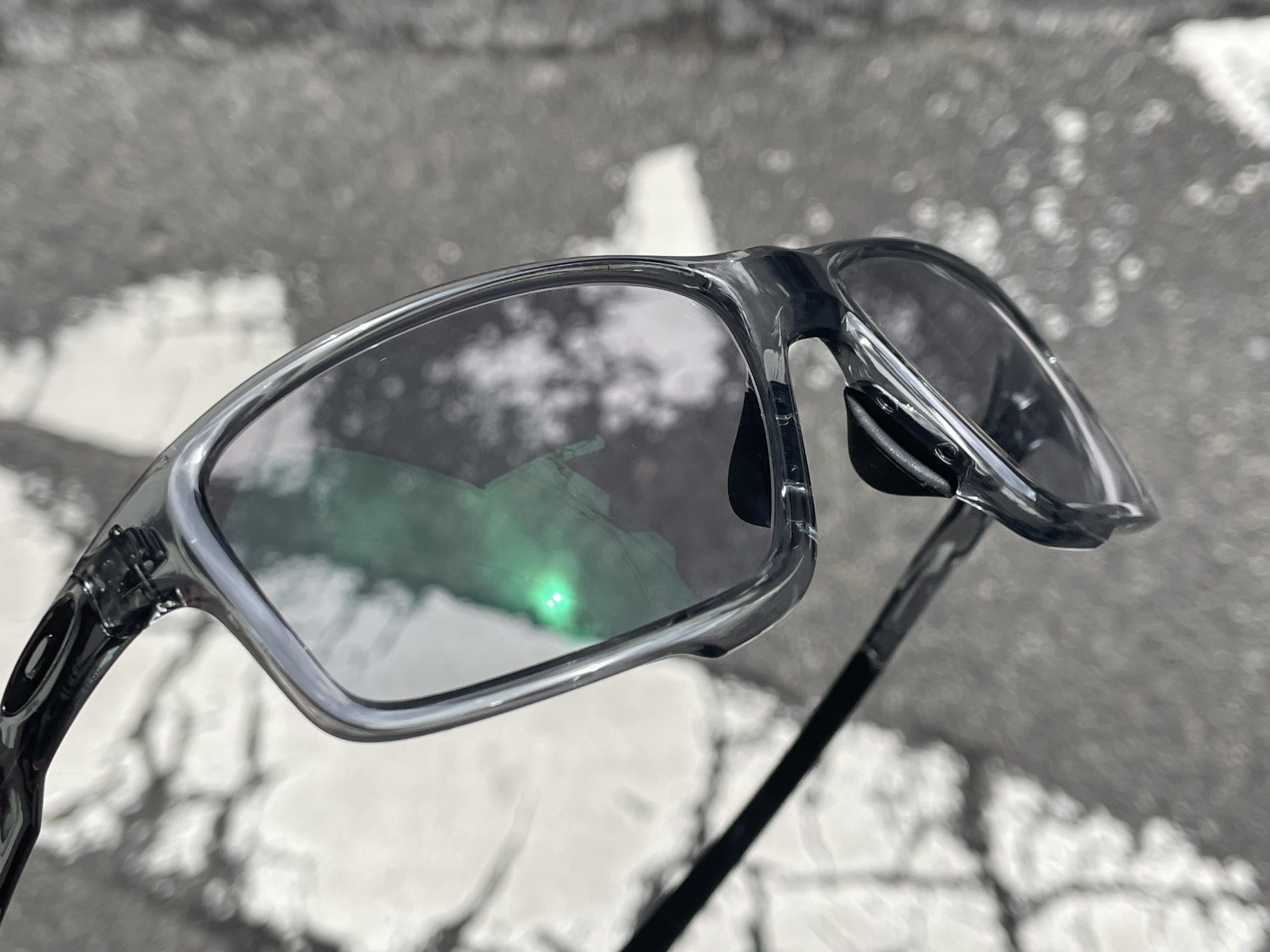 ゴルフ用【度付き調光スポーツサングラス】レンズの色が変わる調光