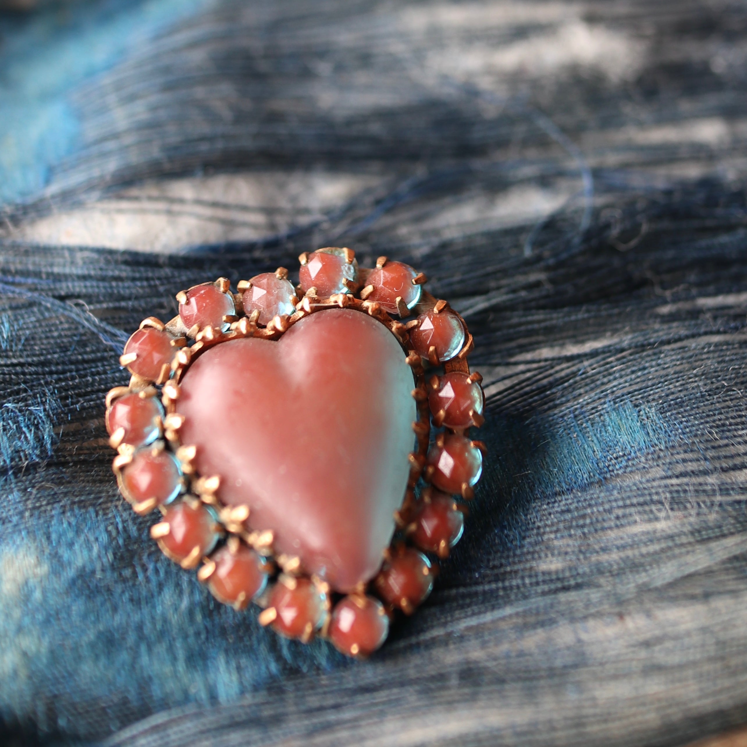 アンティークサフィレット ハート ブローチ – Amelie Antique