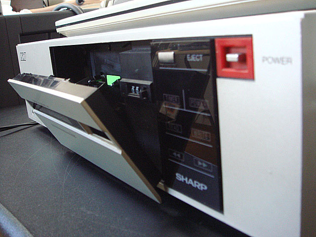 Sharp X1_CZ-800C (Sharp) 1982年 | 古いハードに囲まれて since2011