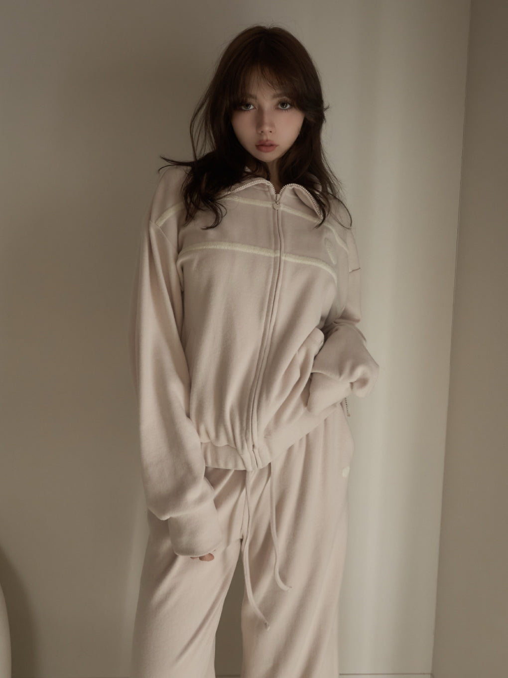 Milky pile heart zip tops