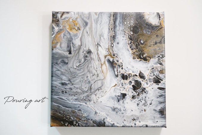 ほどよくシックを目指すには？ポーリングアートでモノトーンインテリア