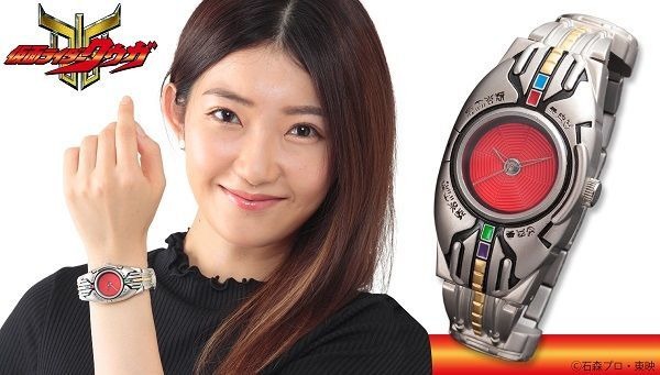 仮面ライダークウガ」変身ベルト・アークルを模した腕時計が登場