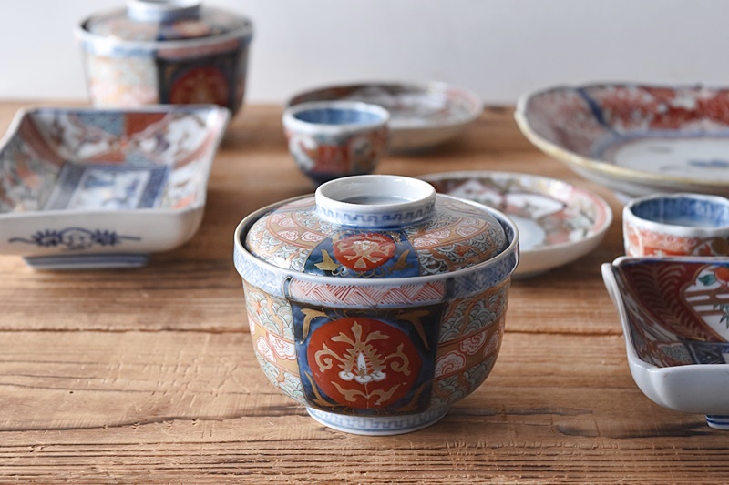 伊万里 色絵 書き分け花と青海波 蓋付丼型 煮物碗 茶碗 蓋茶碗 - 生活