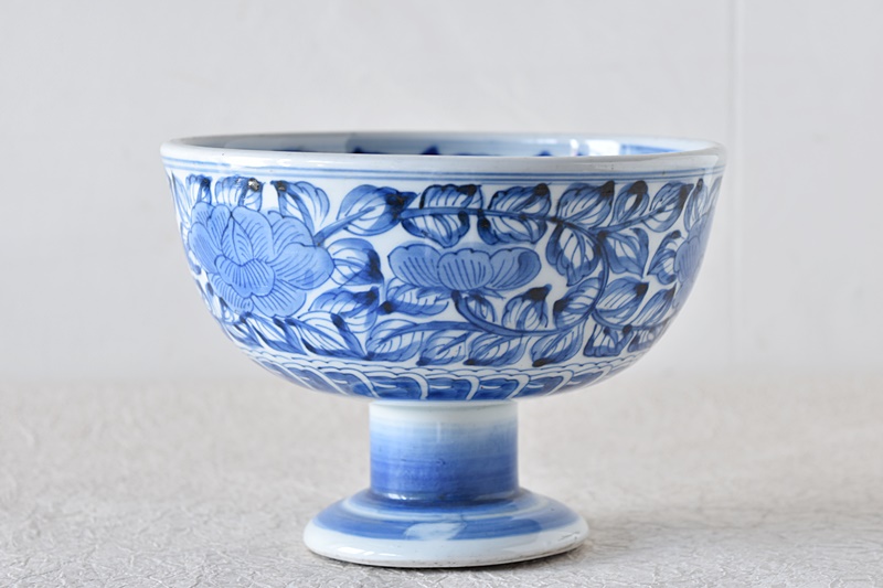 伊万里 染付 線描き 牡丹 唐草 盃洗 - 生活骨董と古布のアンティーク