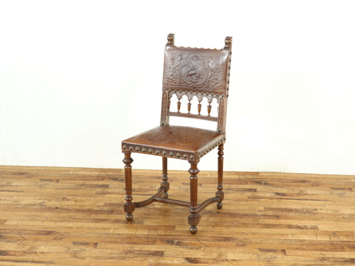 レザーがかなりかっこいい フランスアンティーク アンリ2世様式チェア