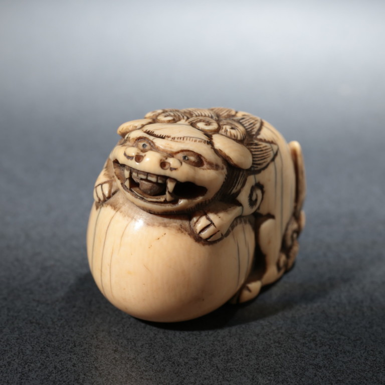 象牙 玉獅子根付 - 古好屋