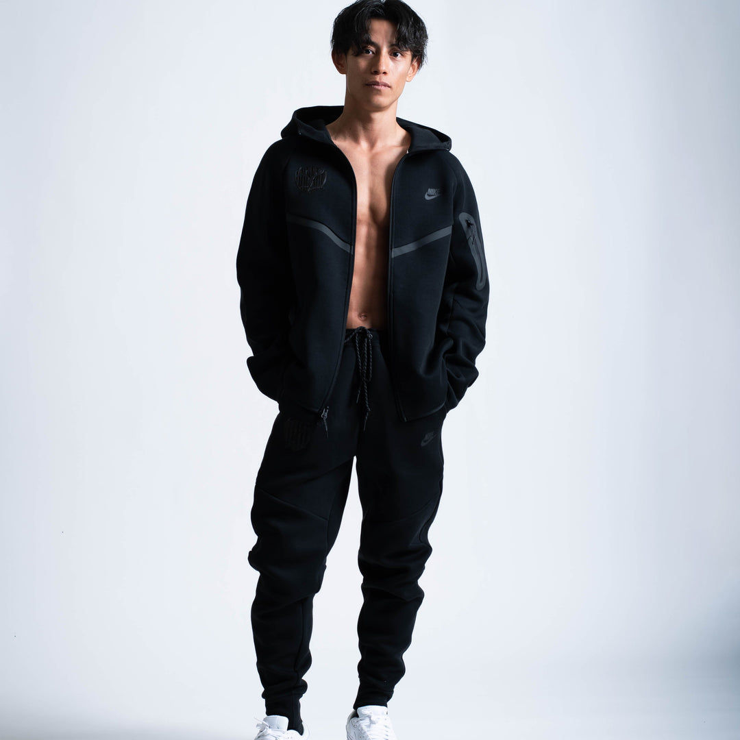 NIKE テックフリースWRフルジップL/Sフーディ（ブラック） – 鹿島