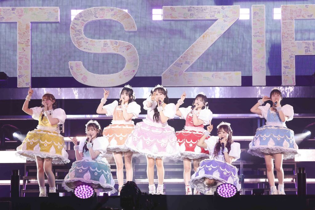 FRUITS ZIPPER Celebrates Third Anniversary with 18,000 Fans at a