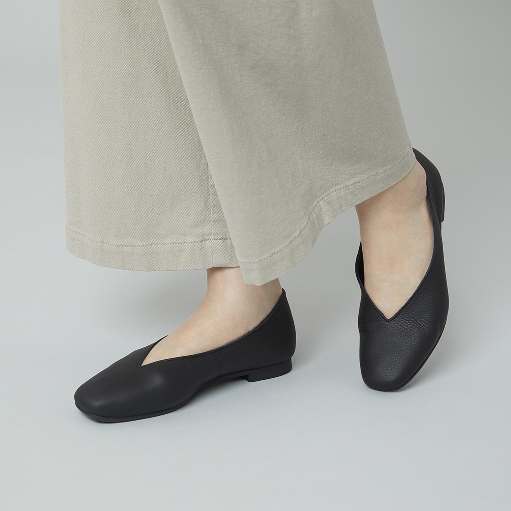 防水｜Vカットフラットシューズ（EN_5360269） | あしながおじさん