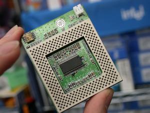 ASCII.jp：PowerleapからCPUソケット変換ゲタの新製品「PL-370/SMP」が