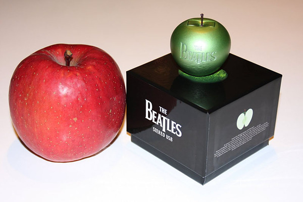 ASCII.jp：ビートルズの曲入り「リンゴ型USB」を速攻買い!! (1/2)
