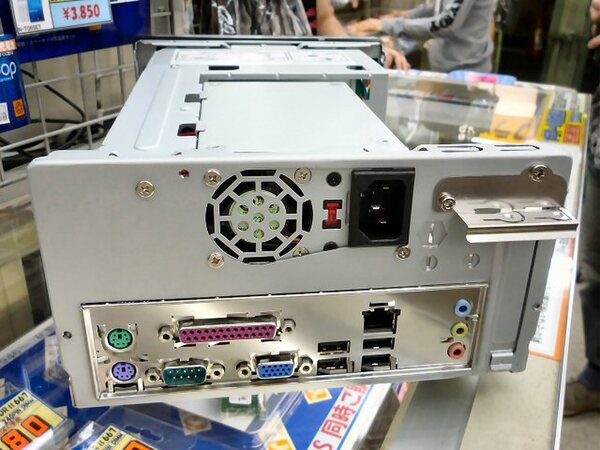 ASCII.jp：AOpenからAtom搭載の小型ベアボーン登場！