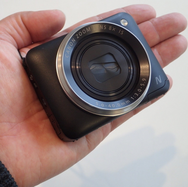 ASCII.jp：コンパクトなクラウド連携コンデジ「PowerShot N2」を衝動