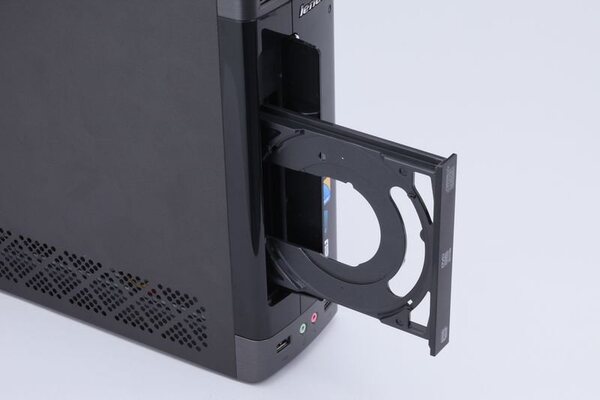 ASCII.jp：Lenovo H320(1)──横幅10cmのスリムな筐体を採用 (1/3)