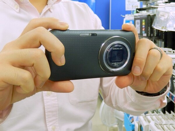 ASCII.jp：光学10倍ズーム対応のカメラスマホ「GALAXY K Zoom」が登場