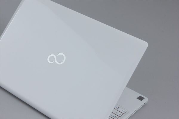 ASCII.jp：「LIFEBOOK AH77/R」はHaswell Refresh搭載で基本性能が