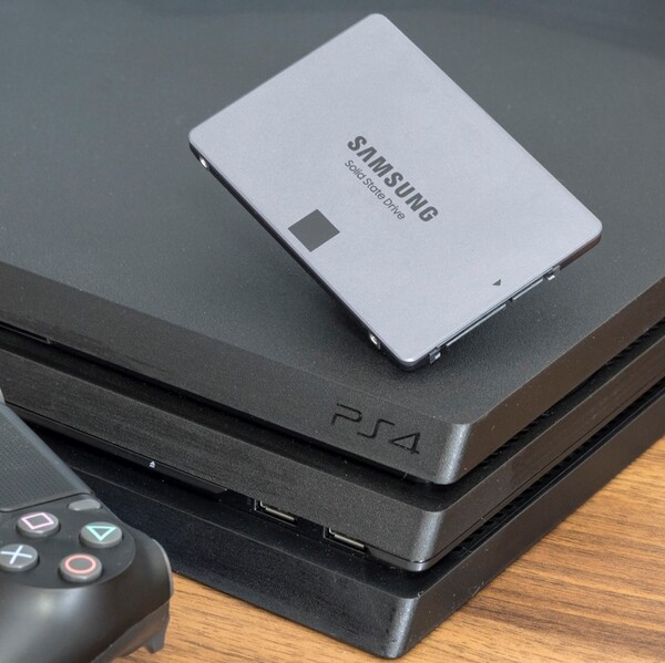 ASCII.jp：PS4 Proを1万円で高速化！外付けケース付きのSSDの超コスパ
