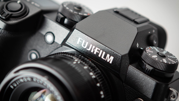 ASCII.jp：富士フイルムのミラーレス一眼をおすすめする理由 「X-H1