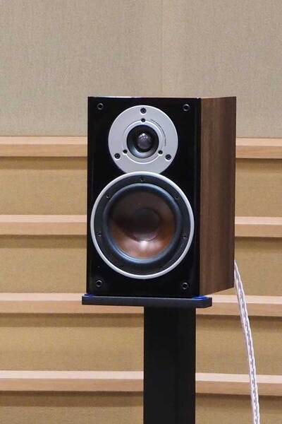 ASCII.jp：低価格機と思えないボーカルの美しさ、DALI OBERONにため息